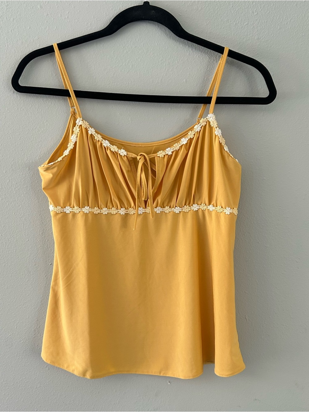 Yellow Flower-Trim Y2K Cami Top - no tags - women’s xs